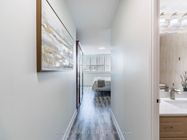 1708 - 65 Huntingdale Blvd