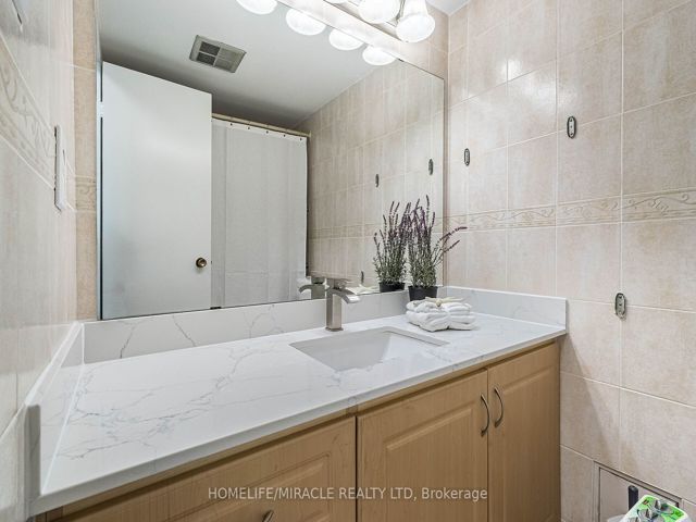 1708 - 65 Huntingdale Blvd