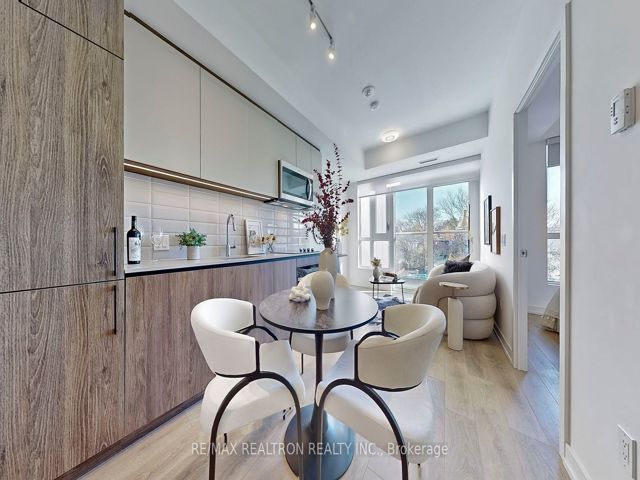 445 - 150 Logan Ave
