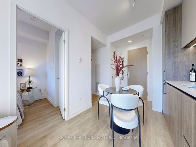 445 - 150 Logan Ave