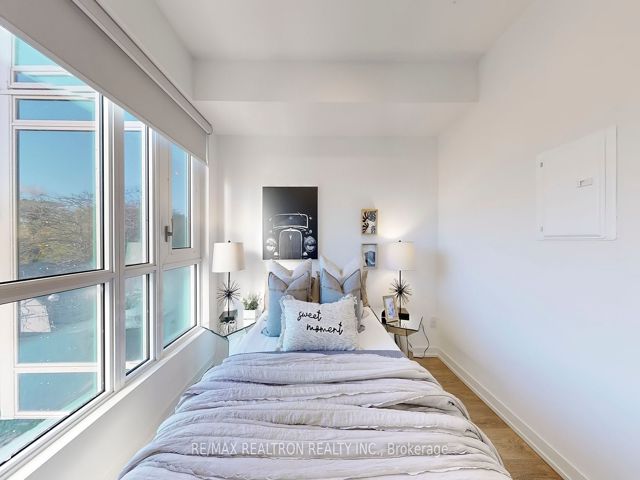 445 - 150 Logan Ave