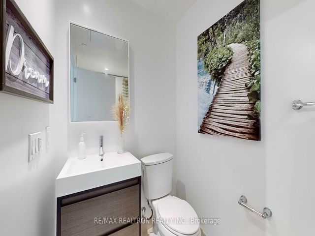 445 - 150 Logan Ave