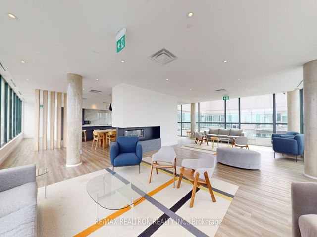 445 - 150 Logan Ave