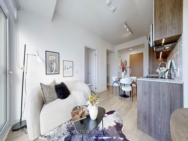 445 - 150 Logan Ave