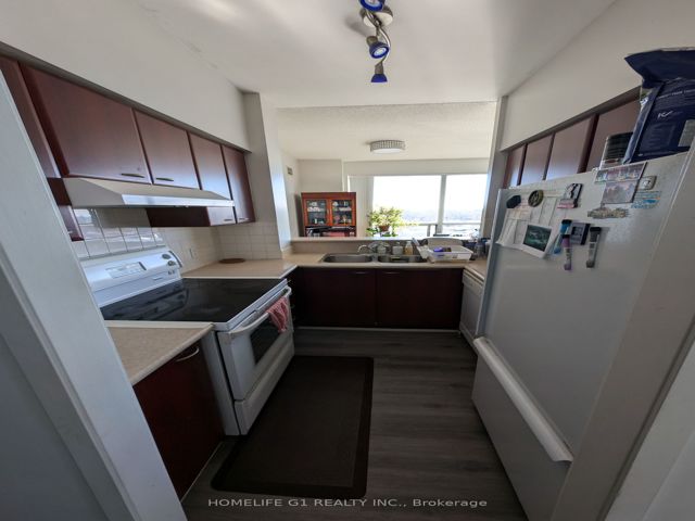 PH-103 - 38 Lee Centre Dr