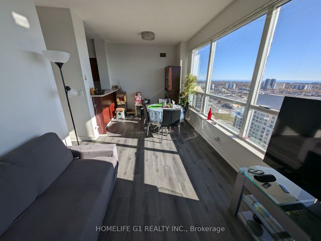 PH-103 - 38 Lee Centre Dr