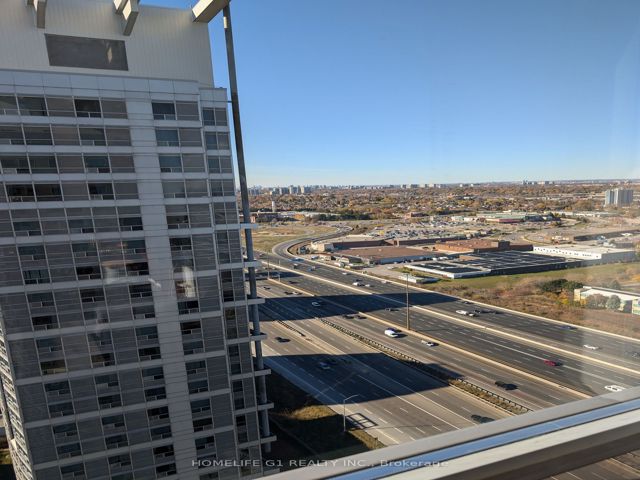 PH-103 - 38 Lee Centre Dr