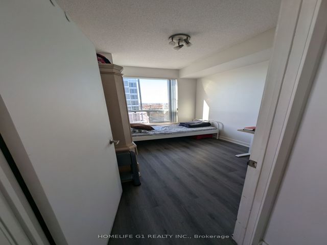 PH-103 - 38 Lee Centre Dr