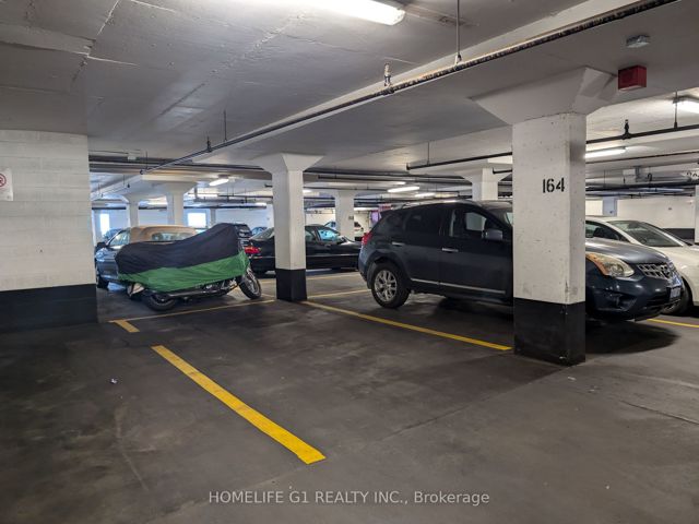 PH-103 - 38 Lee Centre Dr