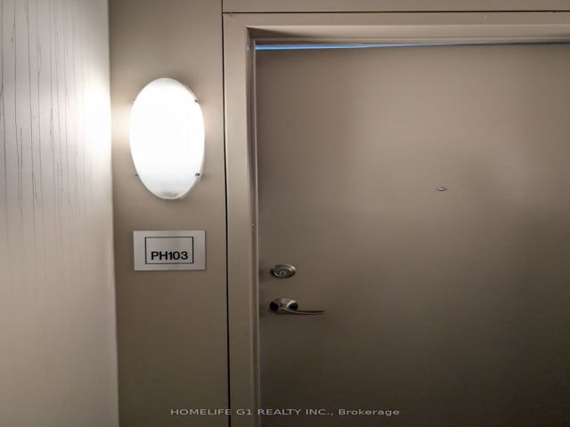 PH-103 - 38 Lee Centre Dr