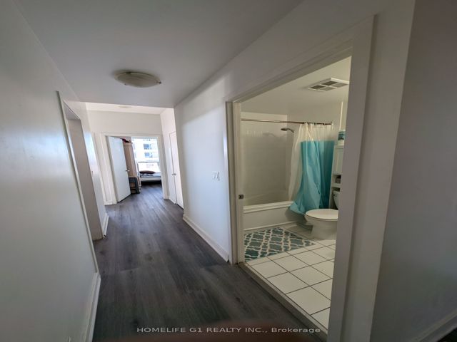 PH-103 - 38 Lee Centre Dr
