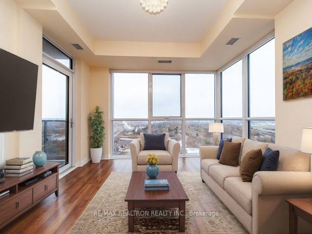 2710 - 225 Village Green Sq