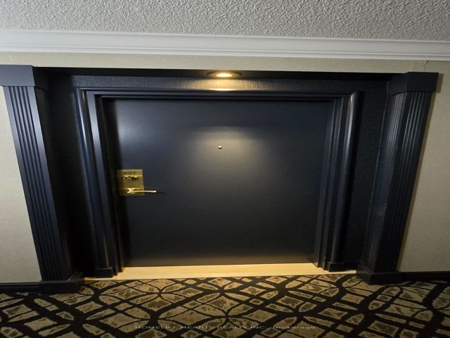 407 - 330 Mccowan Rd