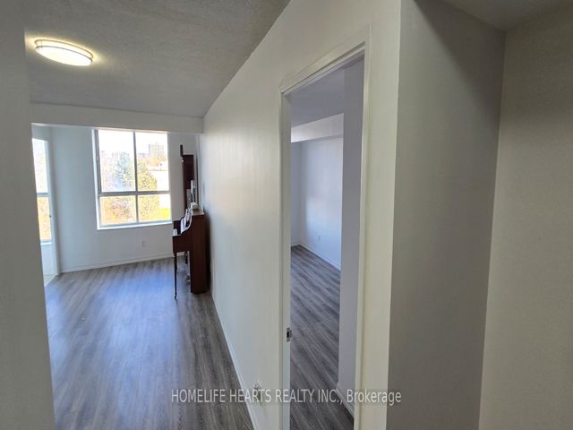 407 - 330 Mccowan Rd