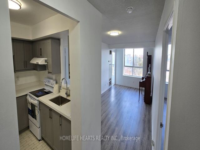 407 - 330 Mccowan Rd