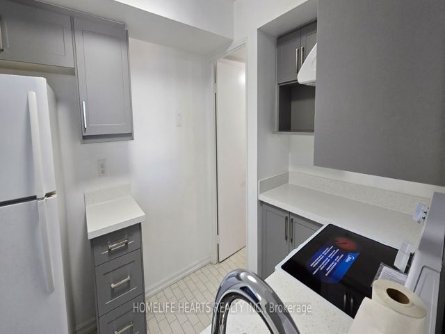 407 - 330 Mccowan Rd