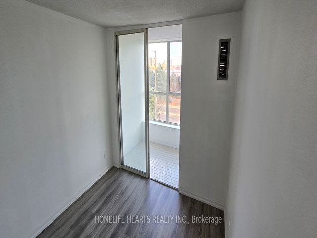 407 - 330 Mccowan Rd