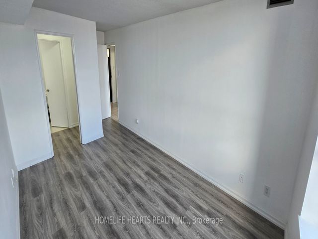 407 - 330 Mccowan Rd