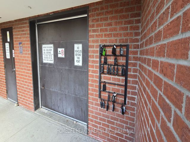 407 - 330 Mccowan Rd