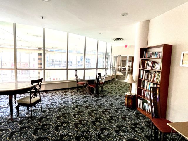 309 - 2550 Lawrence Ave E