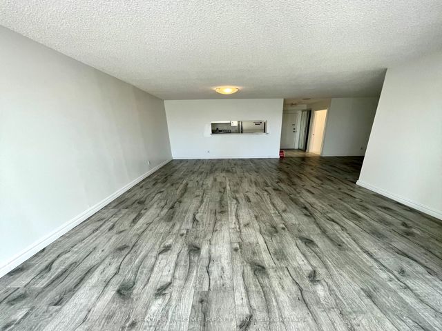 309 - 2550 Lawrence Ave E