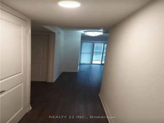 519 - 30 Meadowglen Pl E