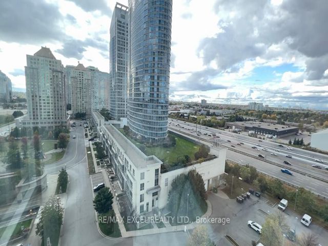 1201 - 11 Lee Centre Dr