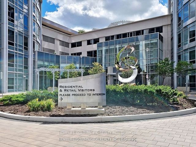 2418 - 135 Village Green Sq