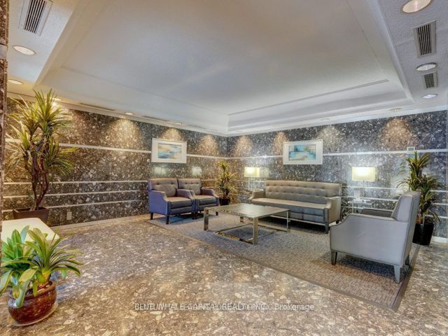304 - 4727 Sheppard Ave E