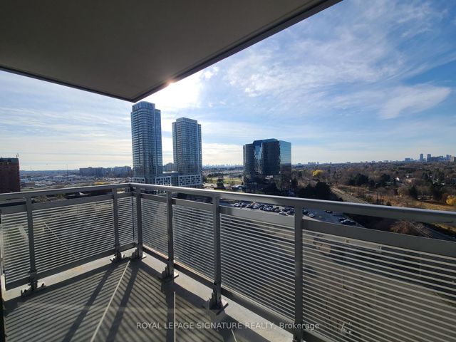 1223 - 275 Village Green Sq