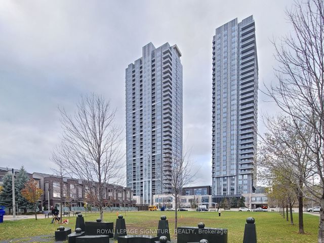1223 - 275 Village Green Sq