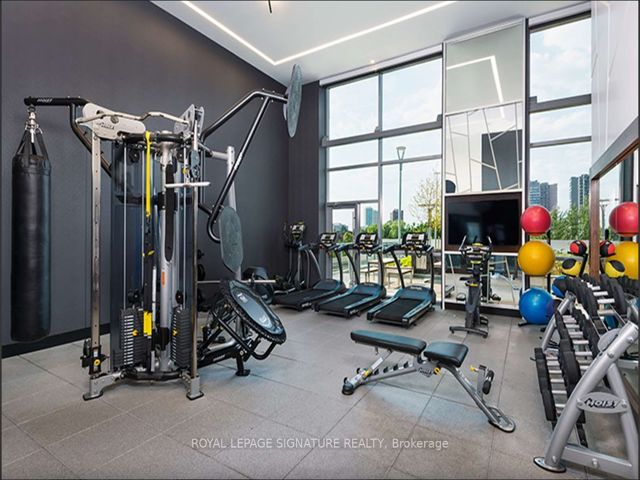 1223 - 275 Village Green Sq