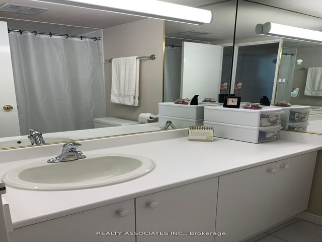 808 - 45 Huntingdale Blvd