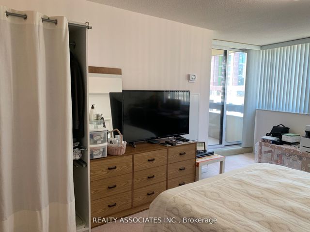 808 - 45 Huntingdale Blvd