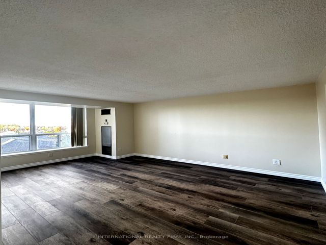 708 - 410 Mclevin Ave