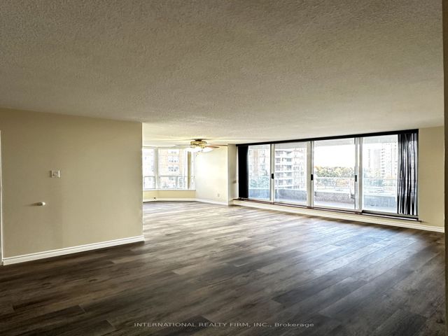 708 - 410 Mclevin Ave