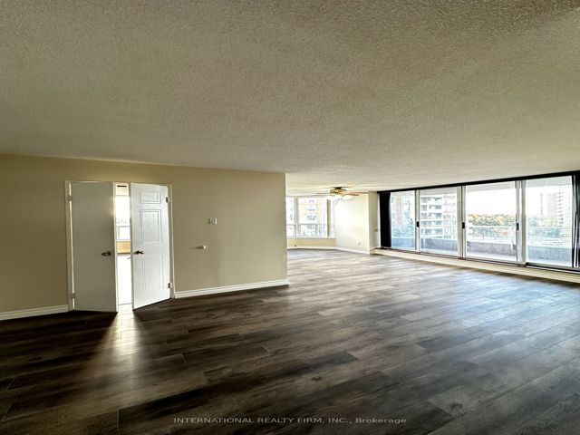 708 - 410 Mclevin Ave
