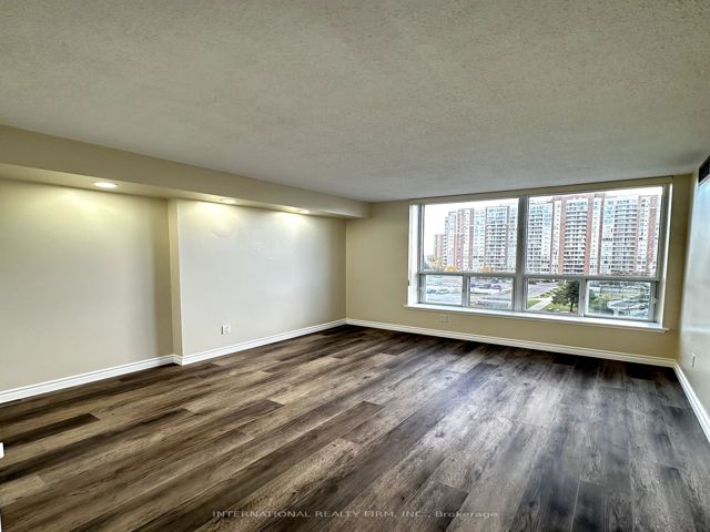 708 - 410 Mclevin Ave