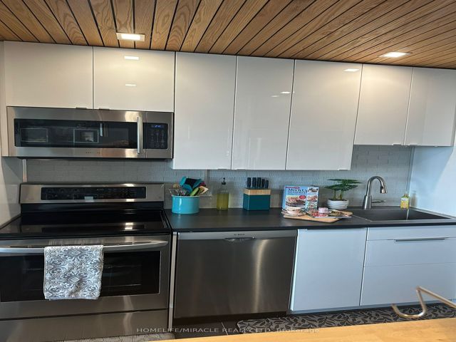 1105 - 207 Galloway Rd