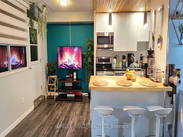 1105 - 207 Galloway Rd