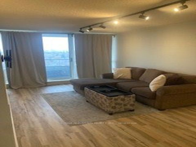 1216 - 5 Greystone Walk Dr