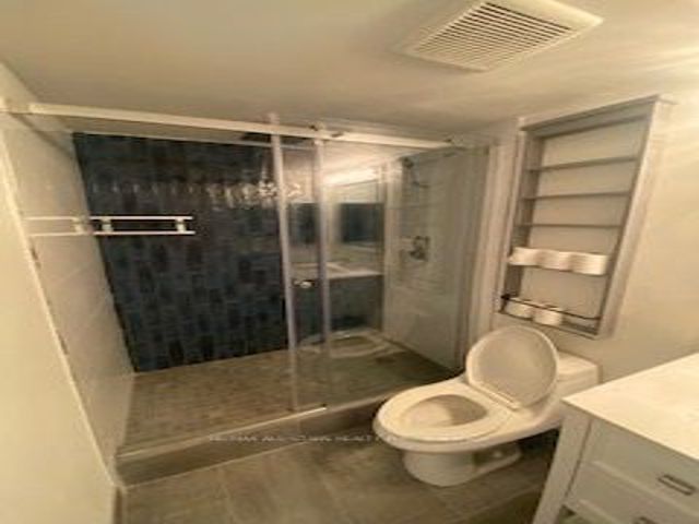 1216 - 5 Greystone Walk Dr