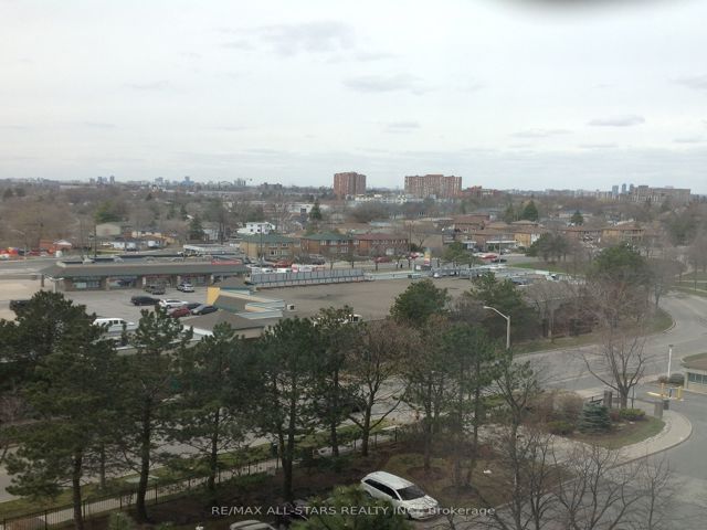 1216 - 5 Greystone Walk Dr