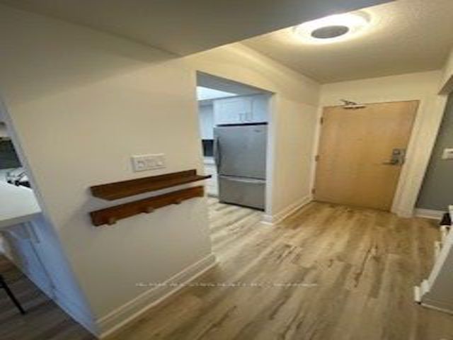 1216 - 5 Greystone Walk Dr