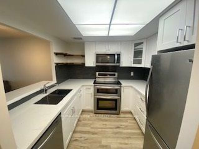 1216 - 5 Greystone Walk Dr