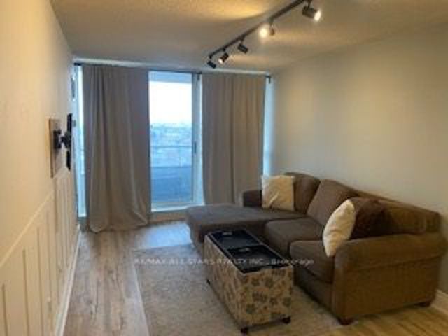 1216 - 5 Greystone Walk Dr