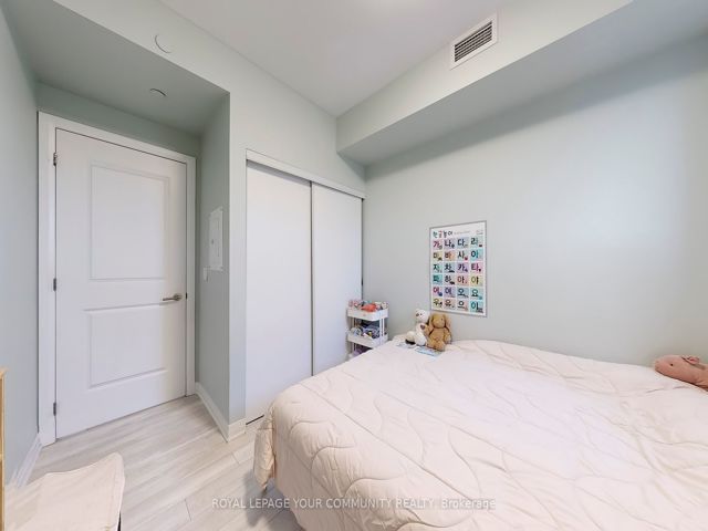 502 - 1630 Queen St E