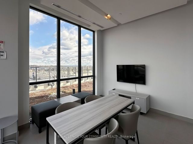 502 - 1630 Queen St E