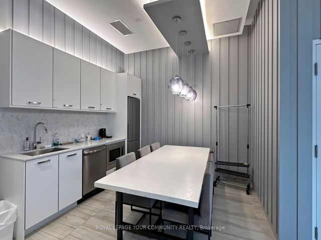 502 - 1630 Queen St E