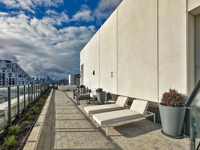 502 - 1630 Queen St E